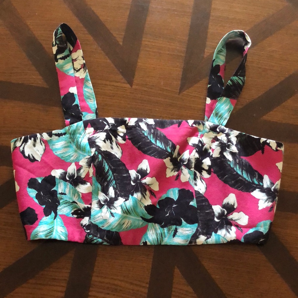 NBD The XMAVEN Twins Crop Top